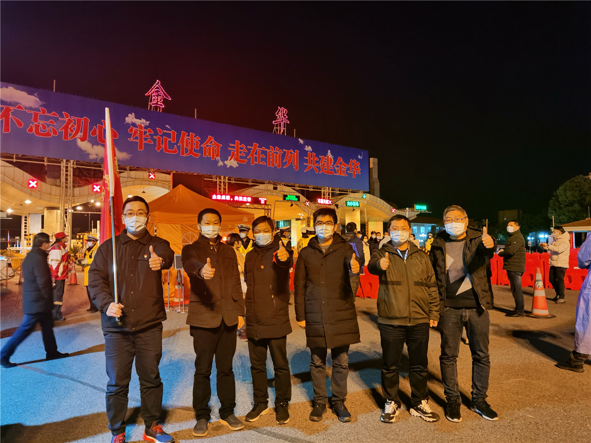 黨員先隊(duì)日夜堅(jiān)守抗疫一線(xiàn)